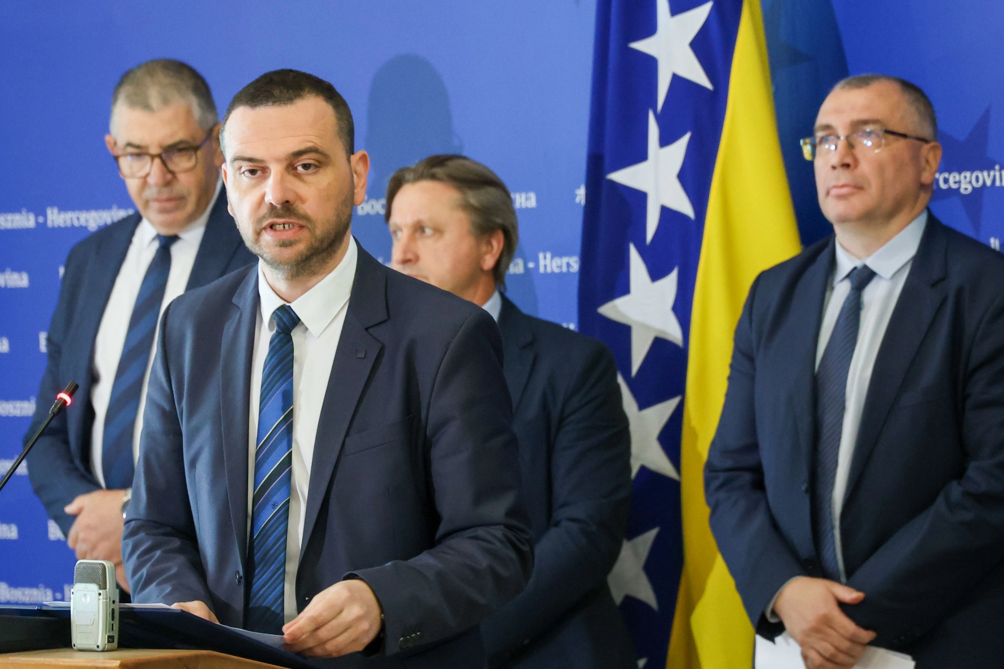 Javni novac se brutalno krade, dok su sankcije motivirajuće