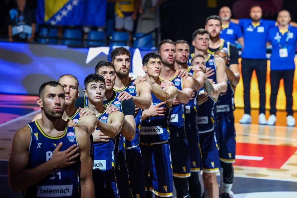 Situacija nezgodna, reprezentacija bez izbornika, igrači u ratu s savezom