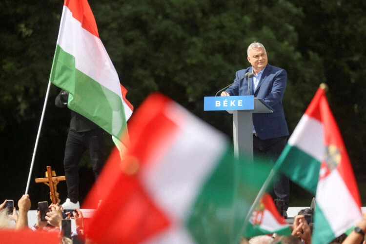 Tisuće se okupile u Budimpešti da podupru Orbana uoči EU izbora