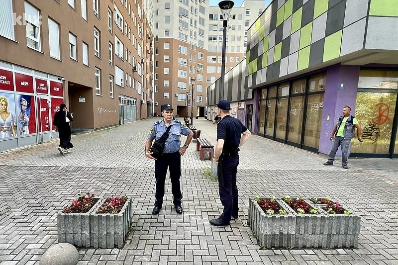 Muškarac iz Tuzle nakon ubojstva supruge i djece na zidu ispisao poruku