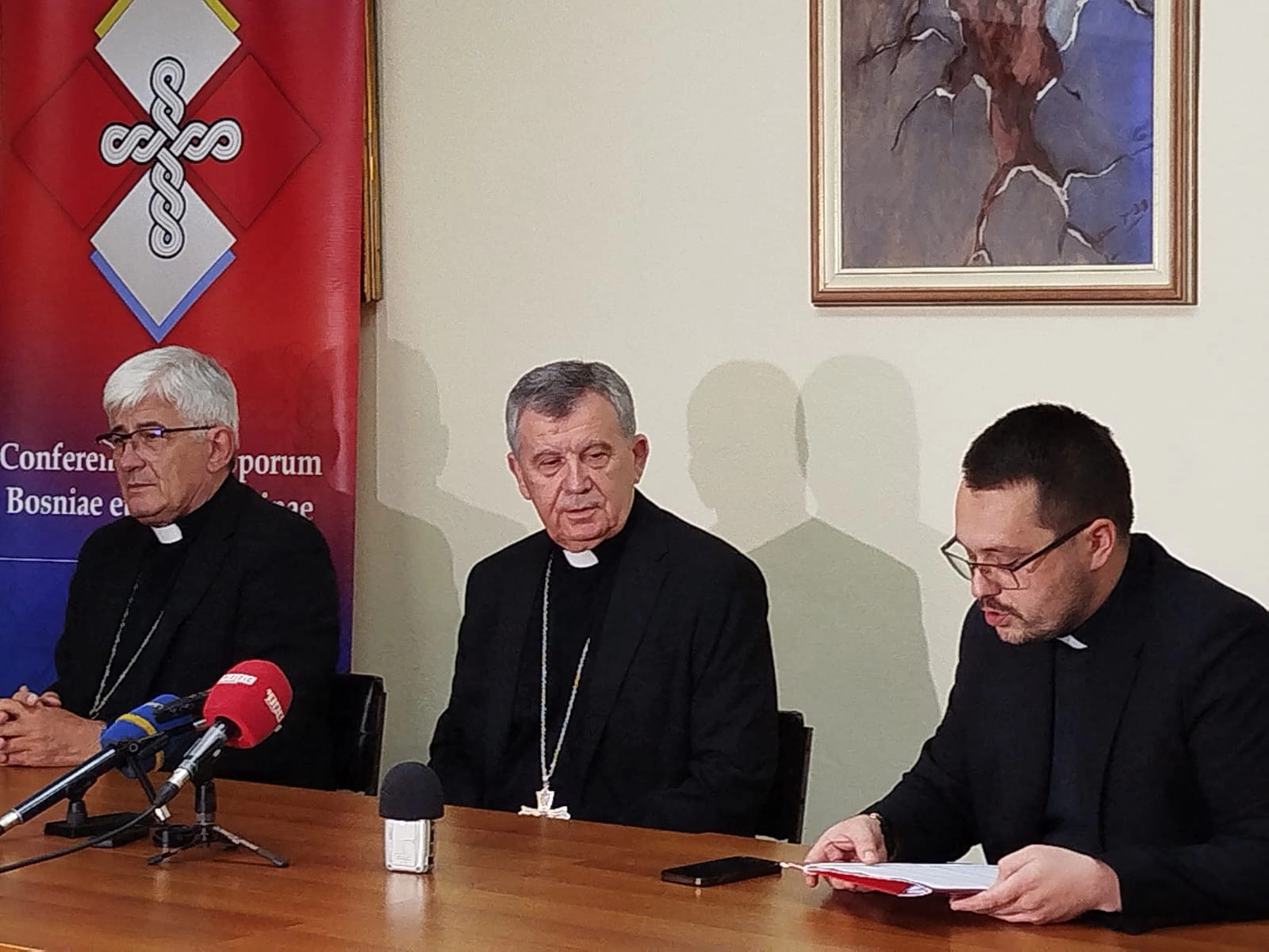 Dosljedno poštivanje te zaštita jednakopravnosti i konstitutivnosti triju naroda su temelj trajnog mira, pravde i stabilnosti