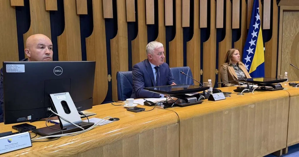 Borenović: Sudionici afere teške dvije milijarde KM i danas su ključni ljudi UNO BiH