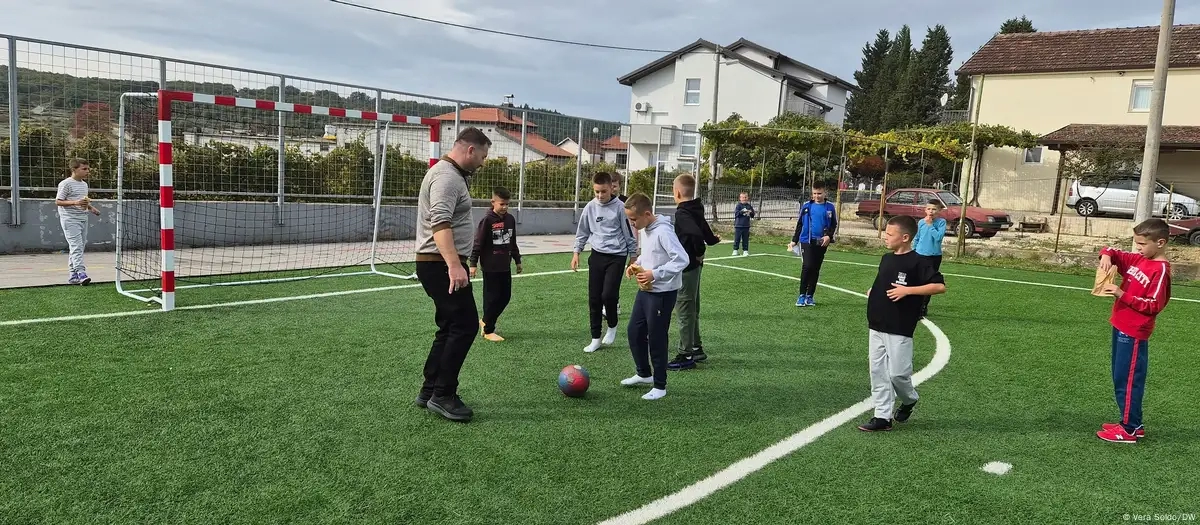 Cerin skola djeca ravnatelj