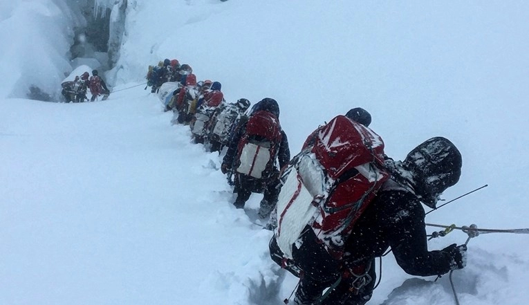 U Nepalu završila sezona uspona na Everest, osam osoba je poginulo