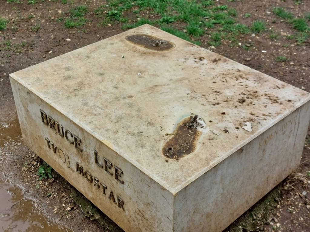 Kip Brucea Leeja vraća se u park Zrinjevac