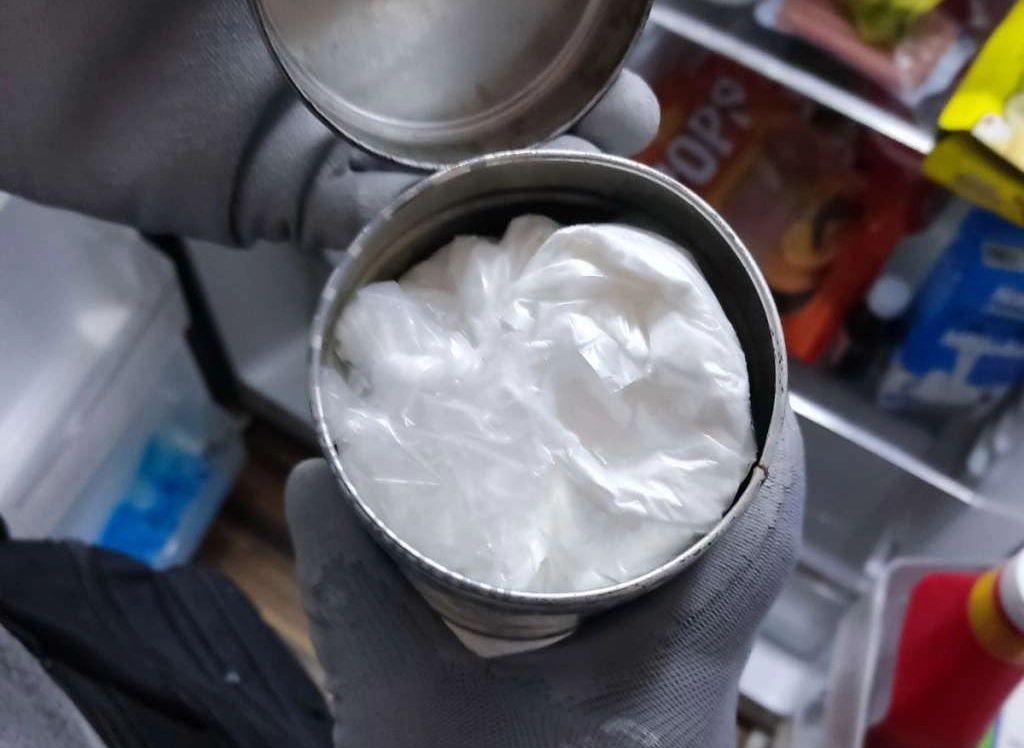 Pretres u Gornjem Vakufu-Uskoplju: Pronađena droga, bomba i digitalna vaga