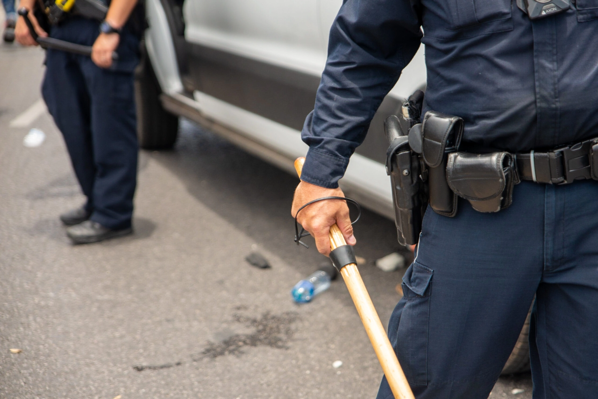 Trojica policajaca u PU Široki Brijeg teško pretukla trojicu mladića