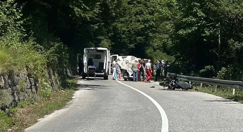 Motociklist poginuo u teškoj nesreći na magistralnom putu Foča – Gacko