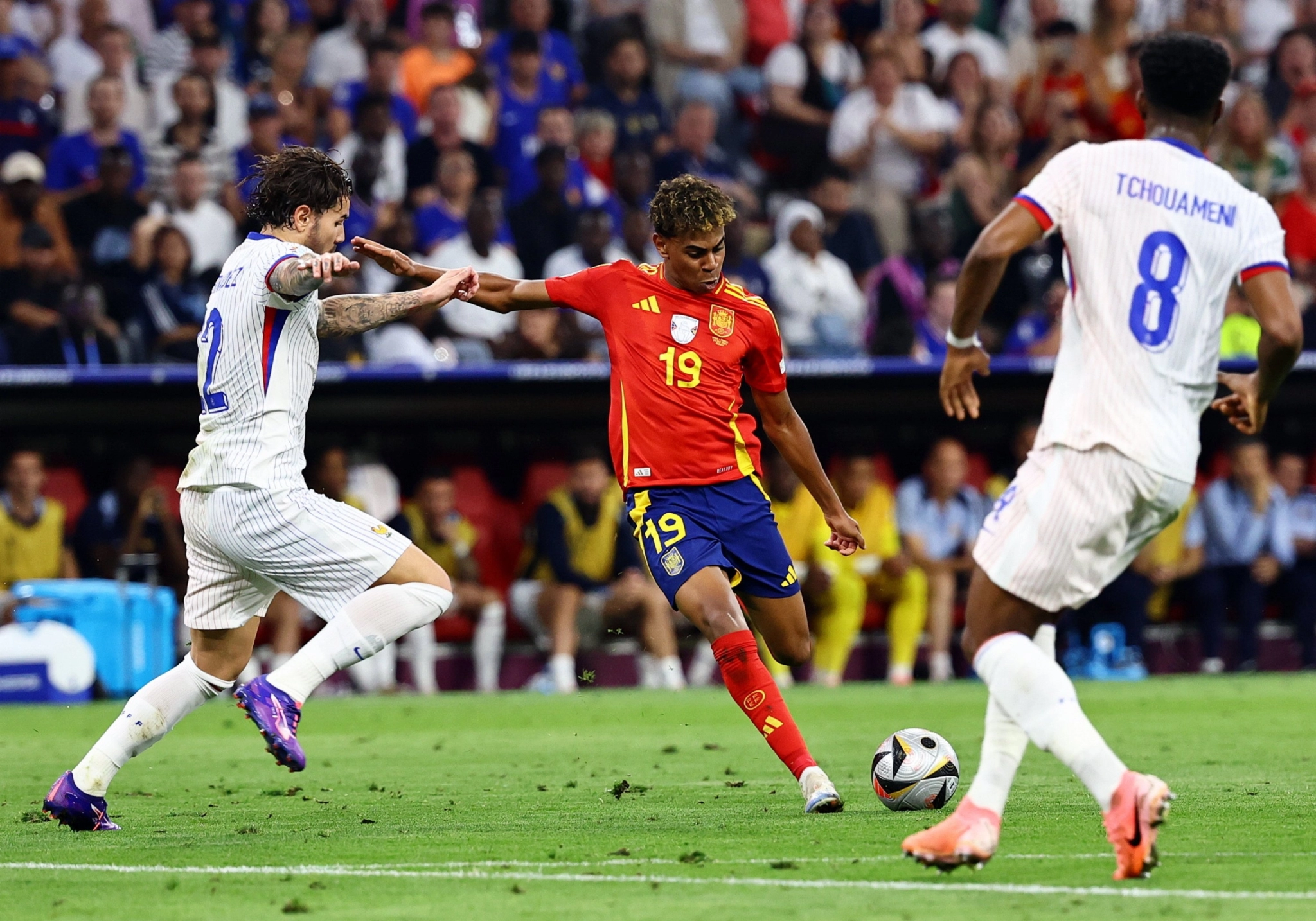 Yamalov udarac protiv Francuske najljepši gol Eura