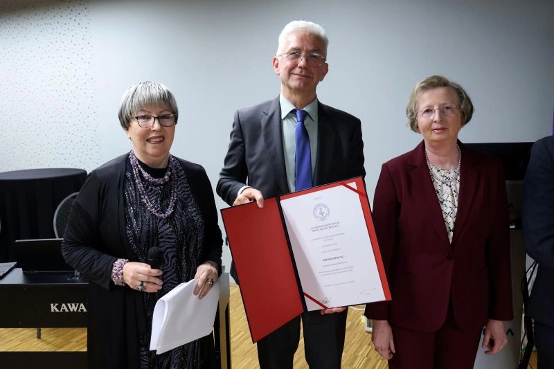 Prof. dr. sc Zdenko Herceg primljen u AMZH