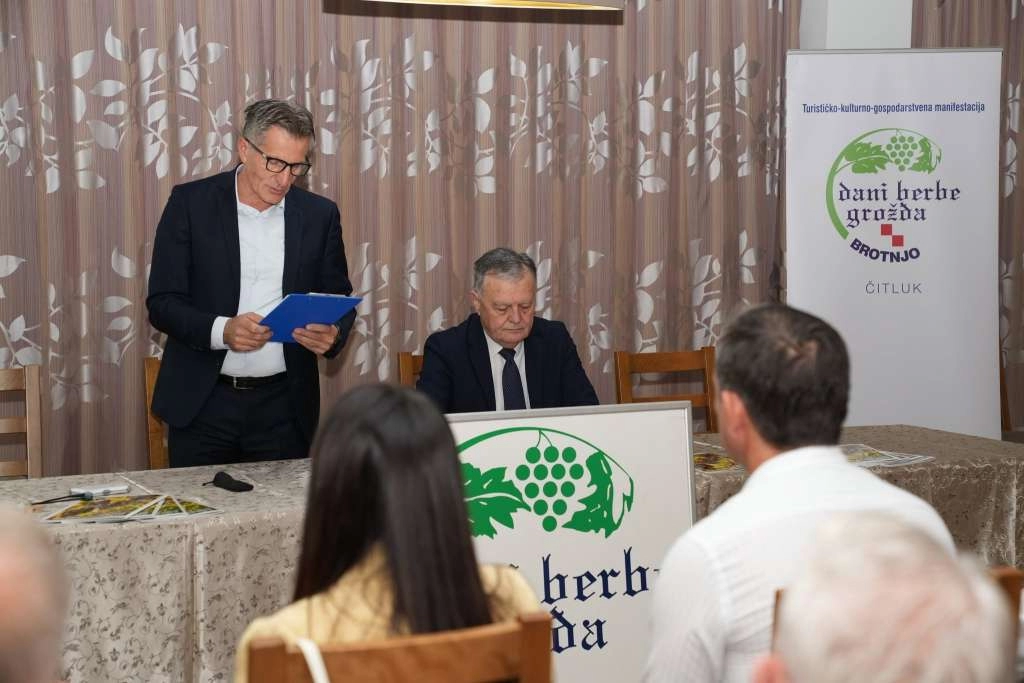 U okviru Dana berbe grožđa održana stručna predavanja iz vinogradarstva i vinarstva