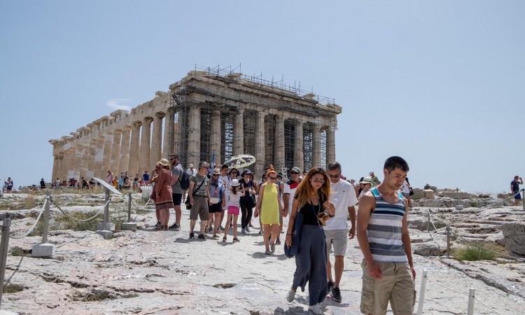 Grci se pripremaju za turističku sezonu