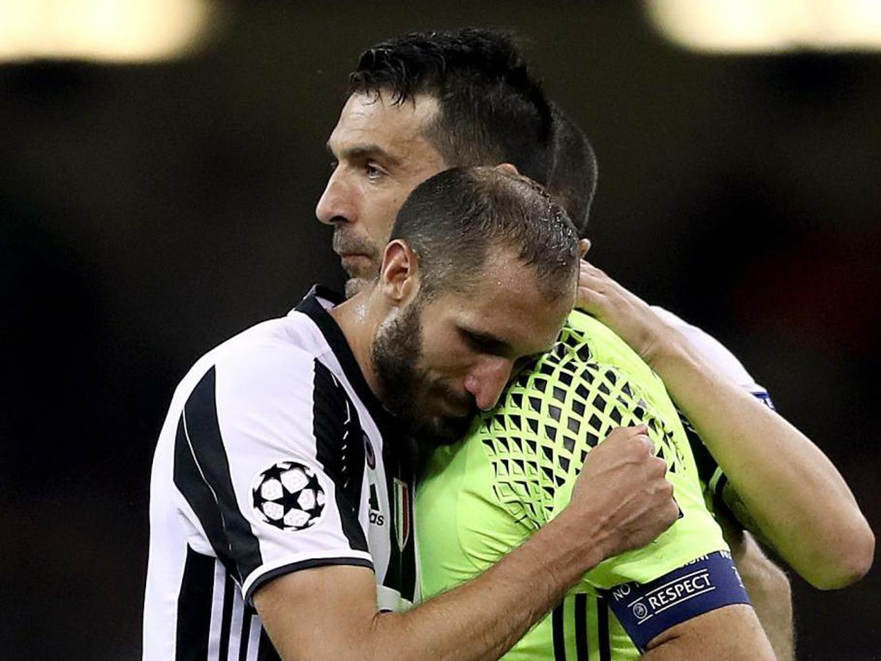 Buffon i Chiellini imaju 75 godina i produžili su ugovore s Juventusom