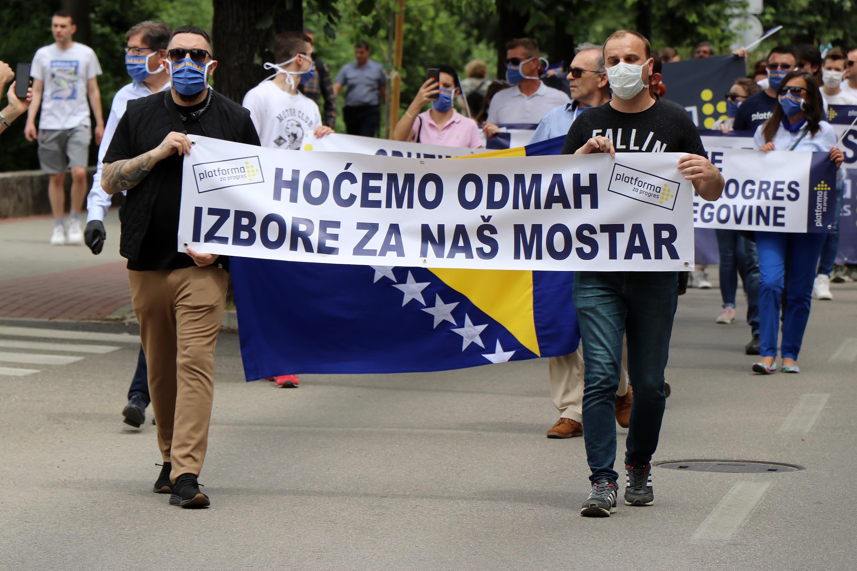 PROSVJED: Mostarci šetali za izbore (FOTO)