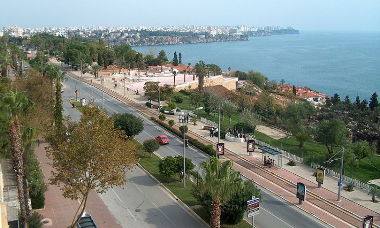 Nezapamćene vrućine u Antaliji, izmjerena temperatura od 42,7 stupnjeva