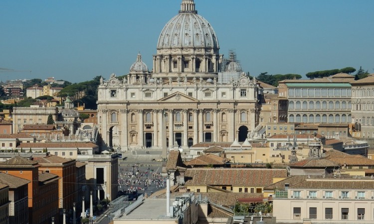 Vatikan i Italija ponovo održavaju vjerske službe