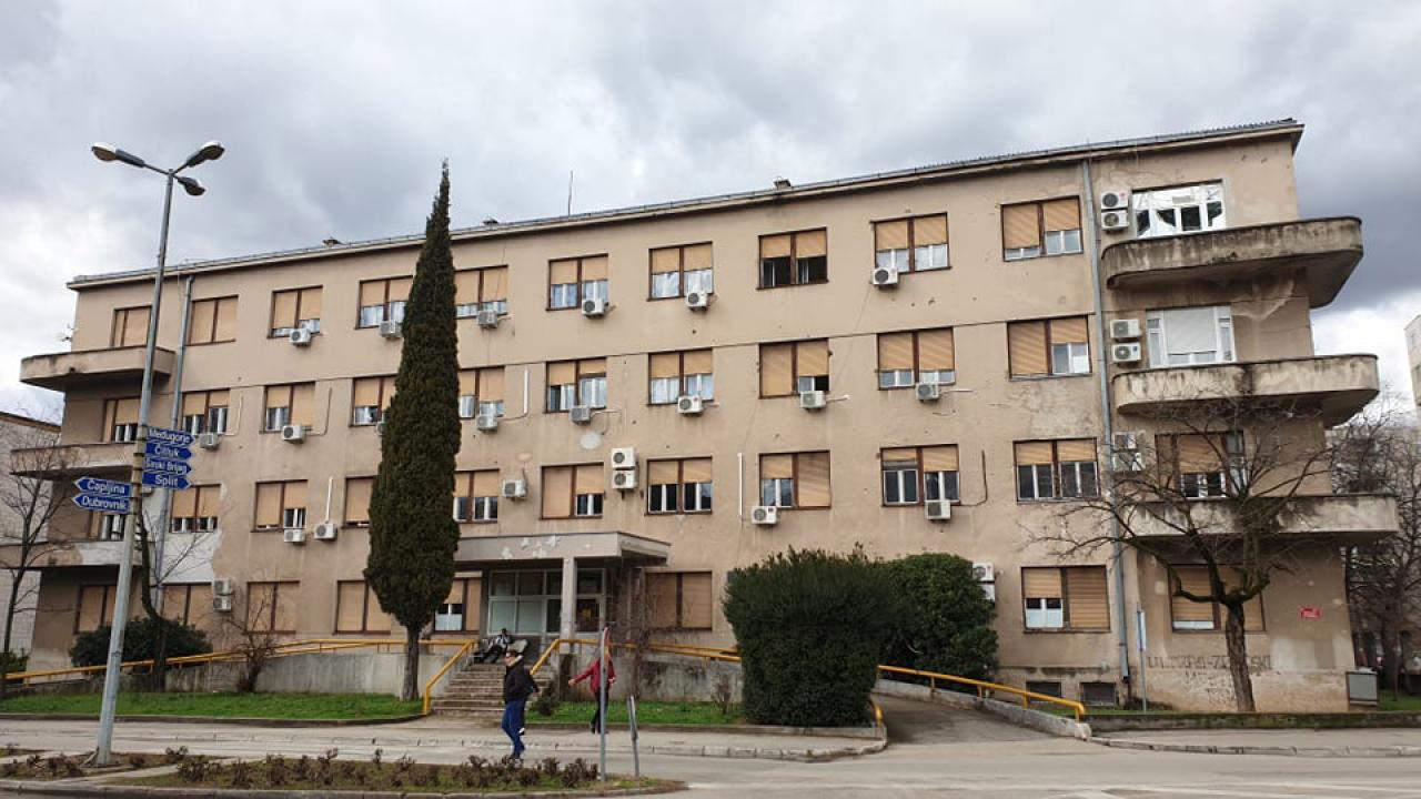 U SKB Mostar preminuo 75-godišnji muškarac zaražen korona virusom