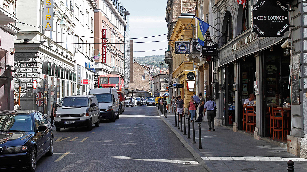 Zašto u 'antifašističkom' Sarajevu šetamo 'ustaškim ulicama'?