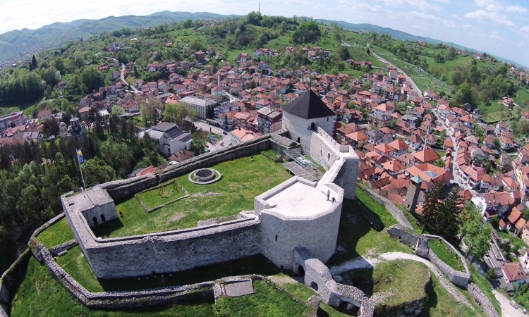 TEŠANJ: Raste broj zaraženih, nedostaje testova i zaštitne opreme