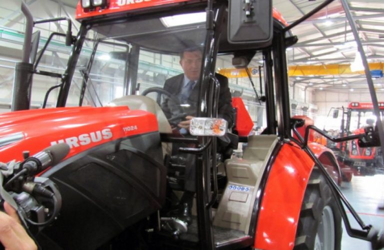Vlada Srpske pomogla obitelji Dodik da kupi traktor