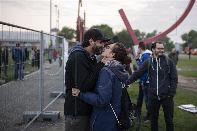 Njemačka: U izolaciji 160 osoba nakon sudjelovanja na društvenim okupljanjima