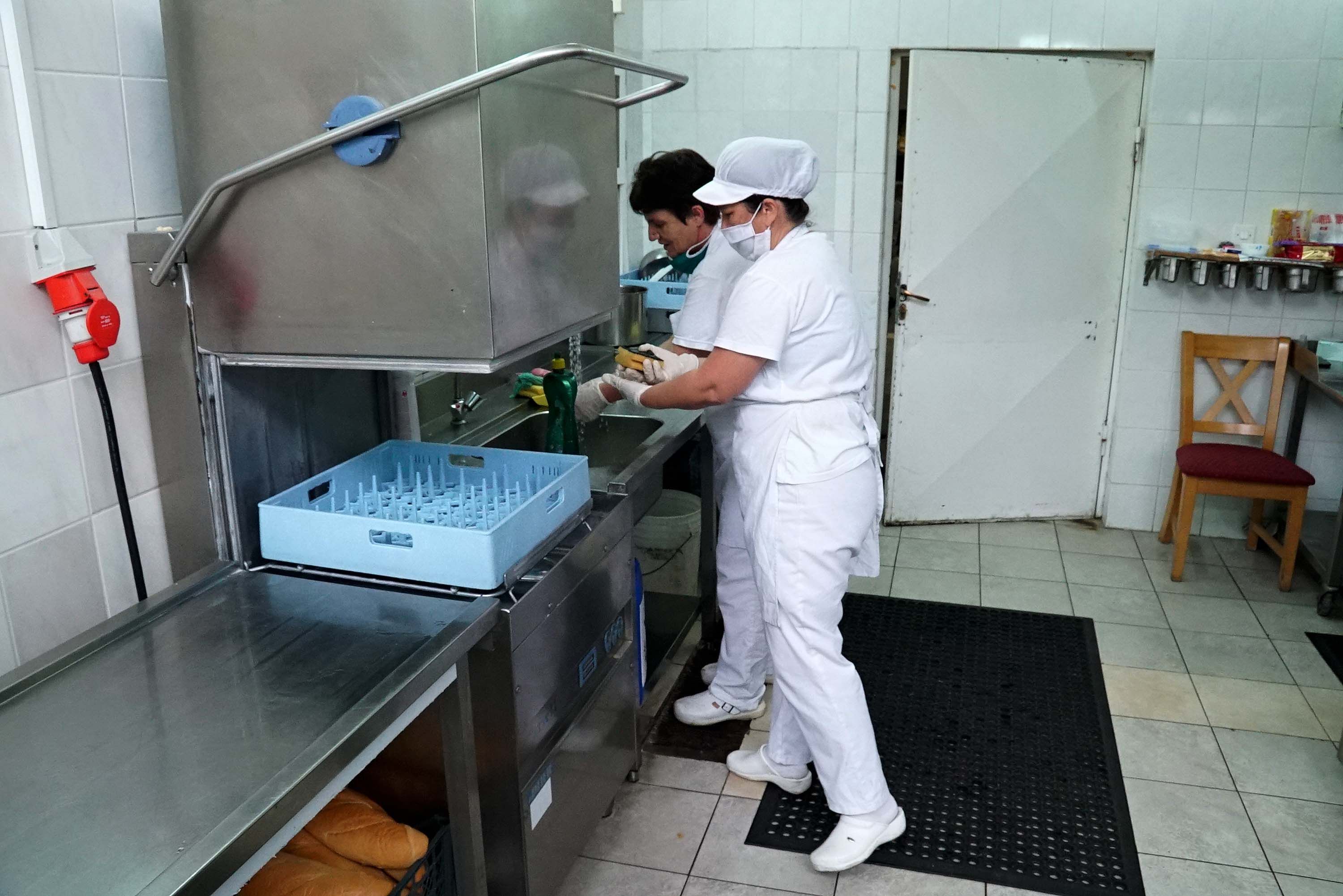 Mostarske javne kuhinje u 'koroni' dnevno pripremale više od 1000 obroka