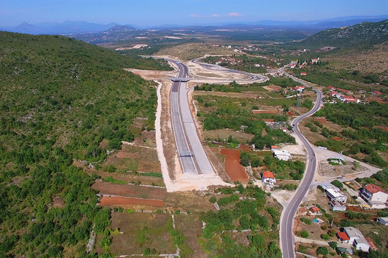 Brojne zakonske prepreke za eksproprijaciju zemlje južno od Mostara
