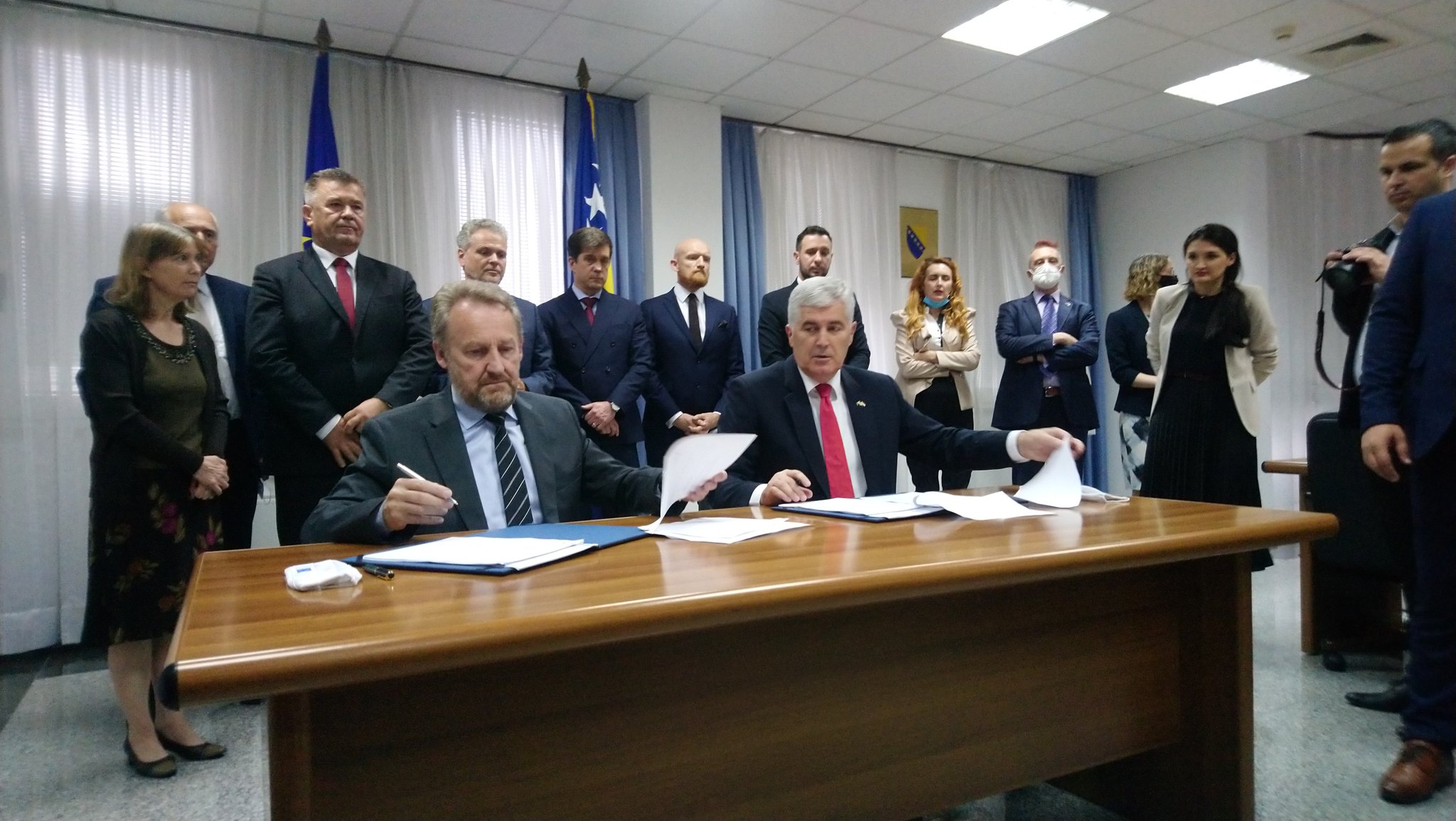 Čović i Izetbegović potpisali sporazum za Mostar