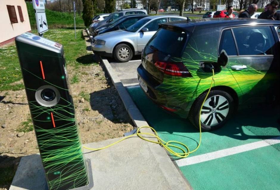 Raste broj punionica za električne automobile