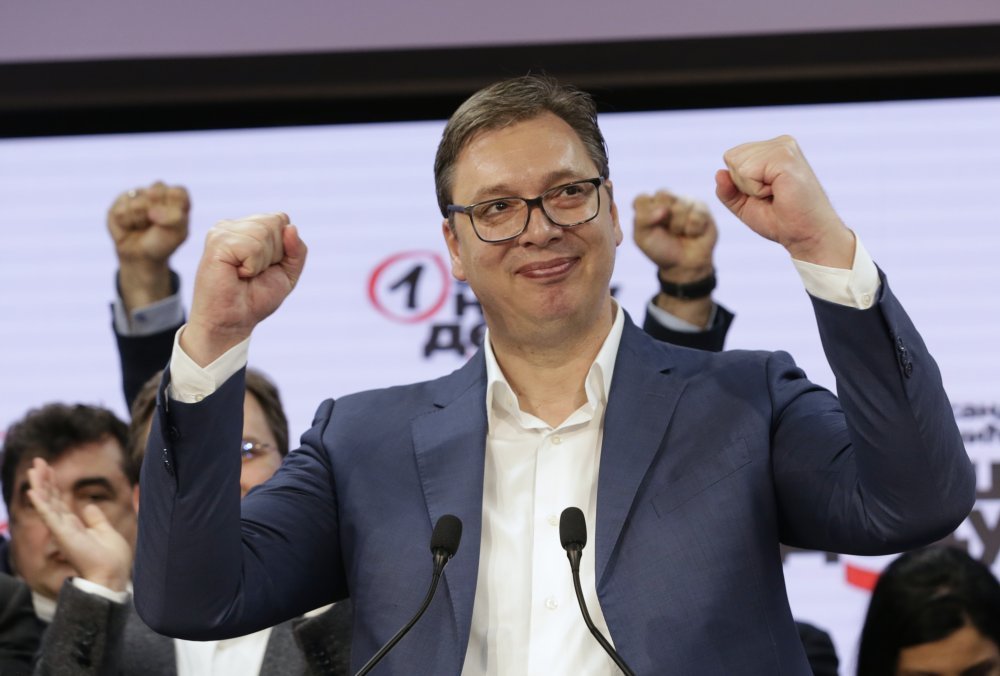 Vučić proglasio pobjedu s dva milijuna osvojenih glasova