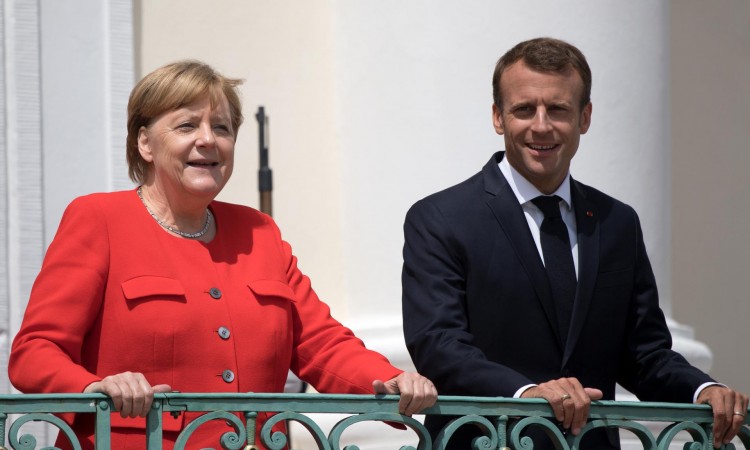 Macron najavio uvođenje izvanrednog stanja, a Merkel nove restrikcije