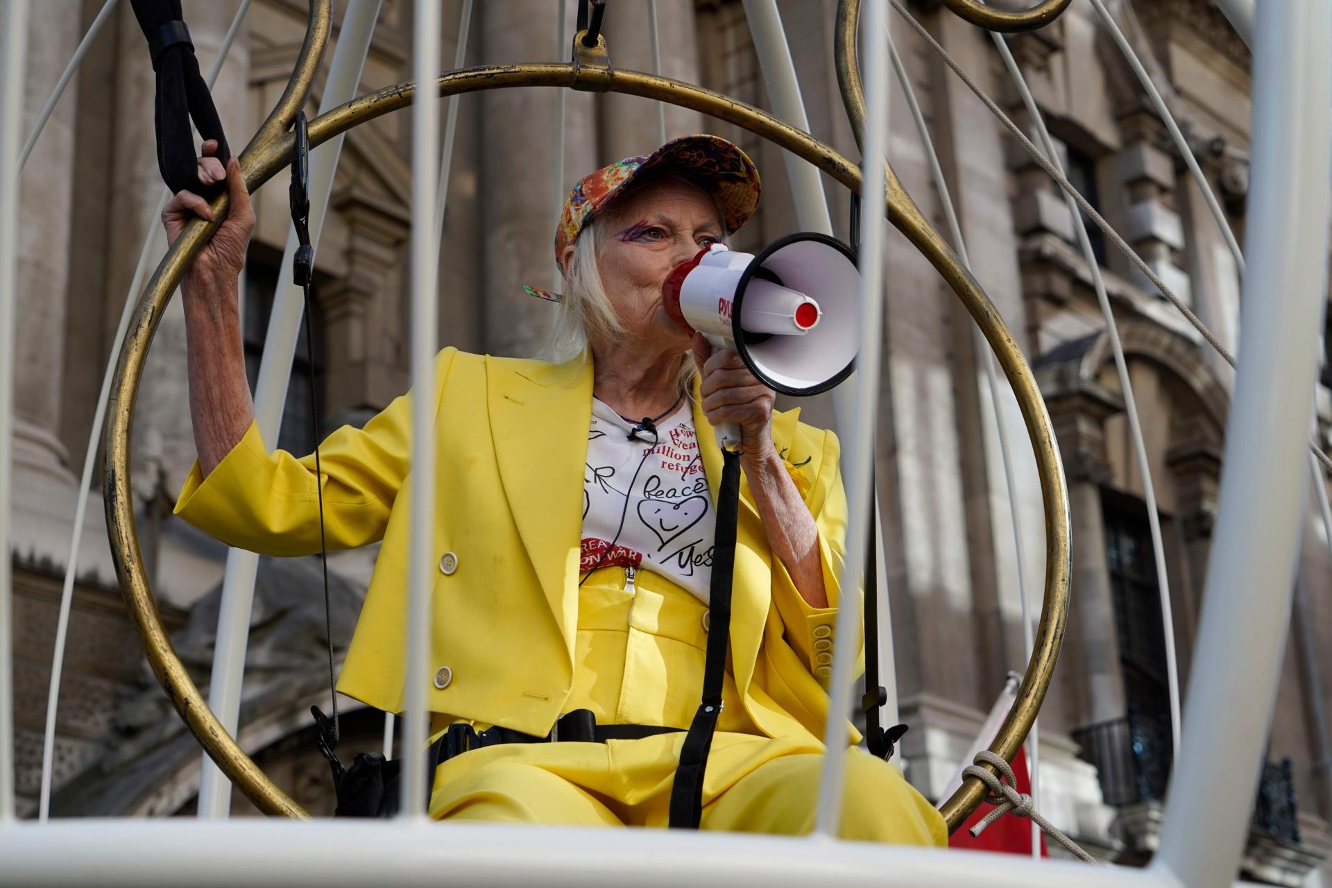 Vivienne Westwood ‘u kavezu‘ na sudu u  Londonu tražila slobodu za Juliana Assangea