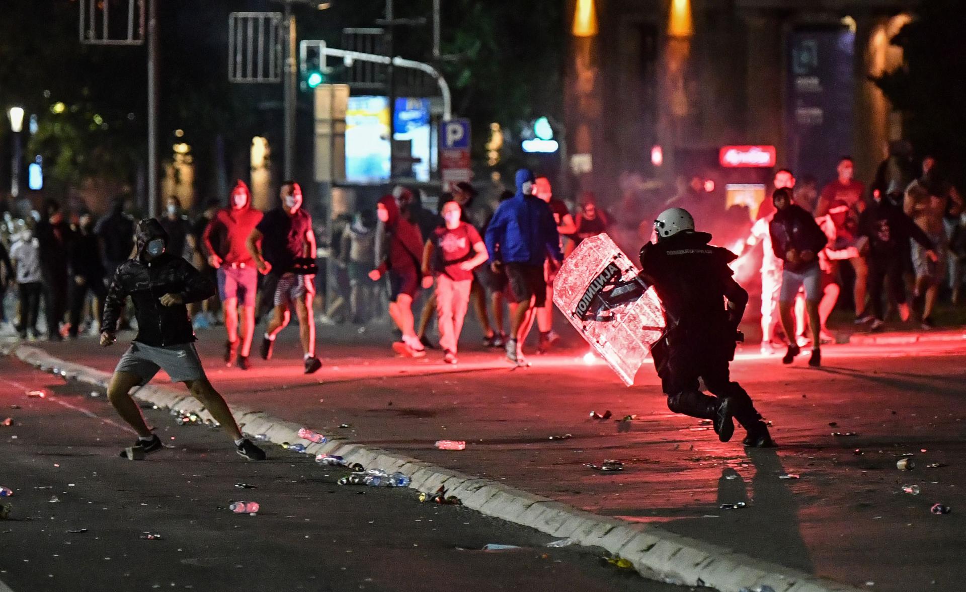 Beograd: Novi sukobi prosvjednika i policije