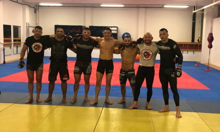 Bosanskohercegovački MMA borci u Makarskoj treniraju s Manuelom Charrom