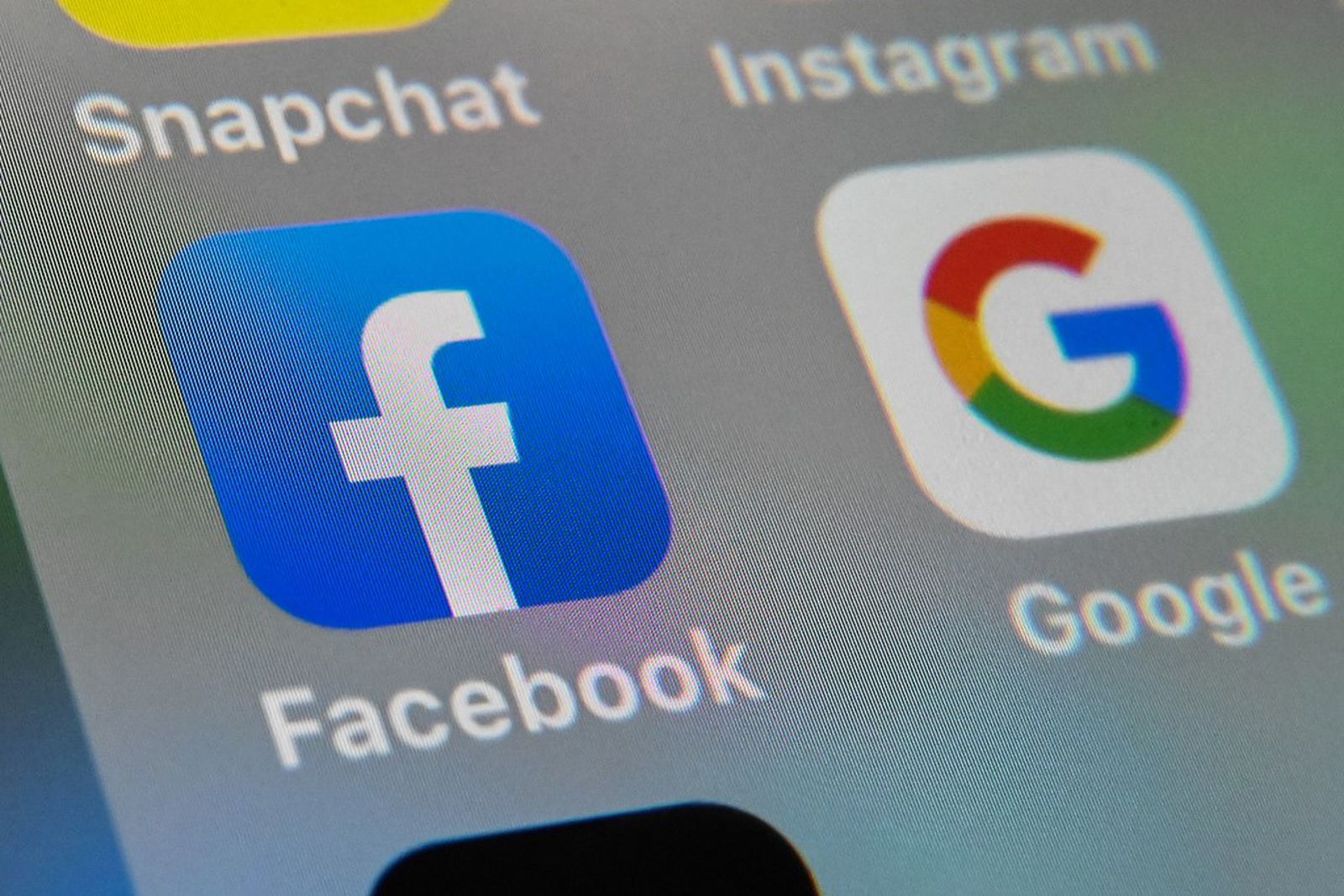 Prva zemlja koja će natjerati Facebook i Google da plate za vijesti
