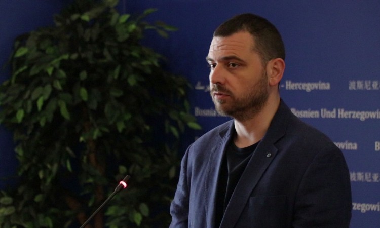 Magazinović: Pokrenuti raspravu o mišljenju Europske komisije i o realizaciji 14 ključnih preporuka