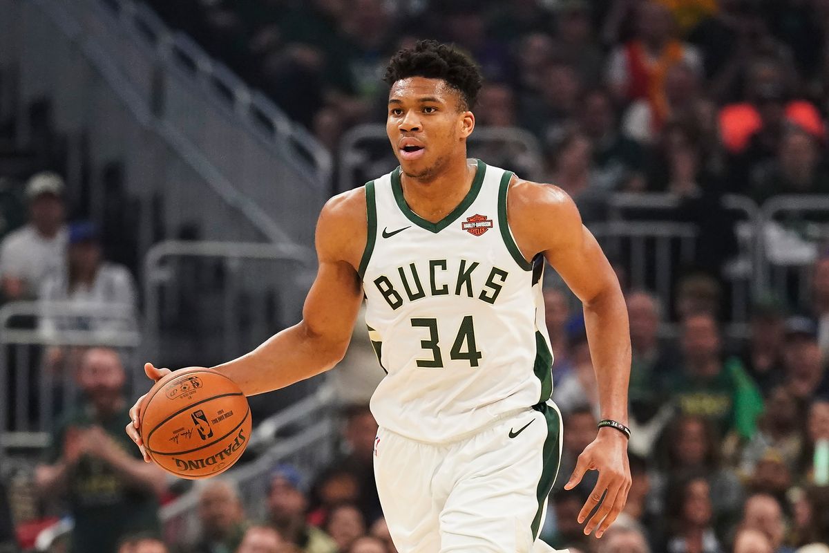 Giannis na putu da se pridruži Jordanu i Olajuwonu