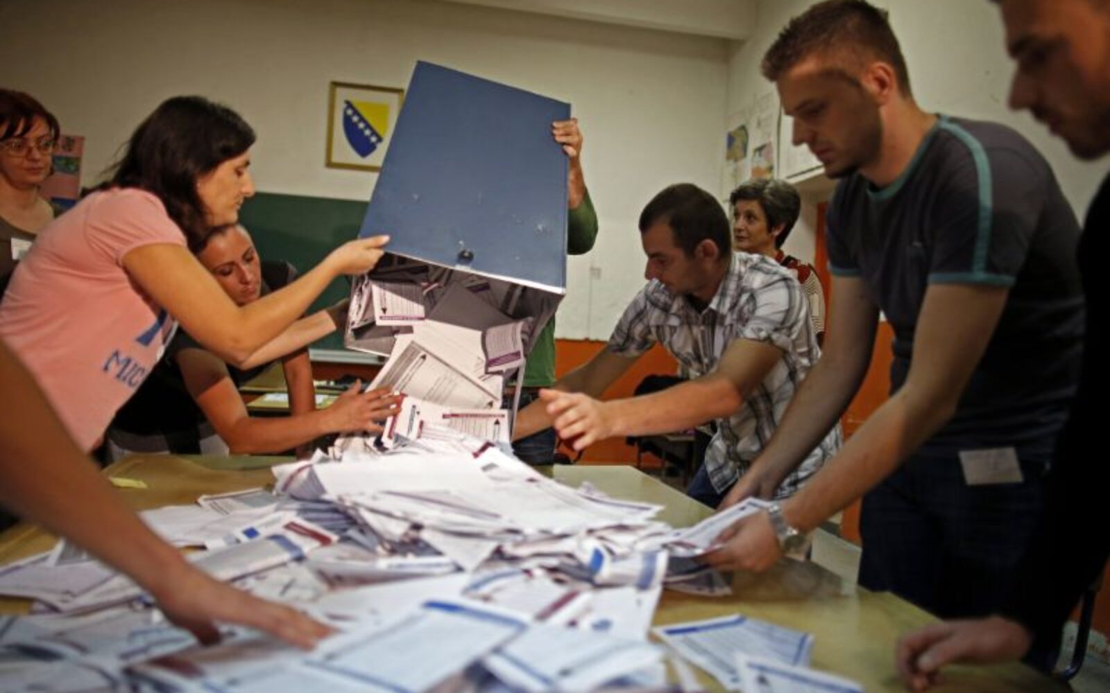 SAMO U BiH: Na izborima krao glasove u korist kćeri