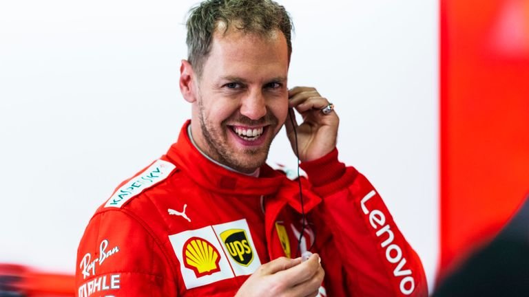 Vettel na skuteru jurio za lopovima