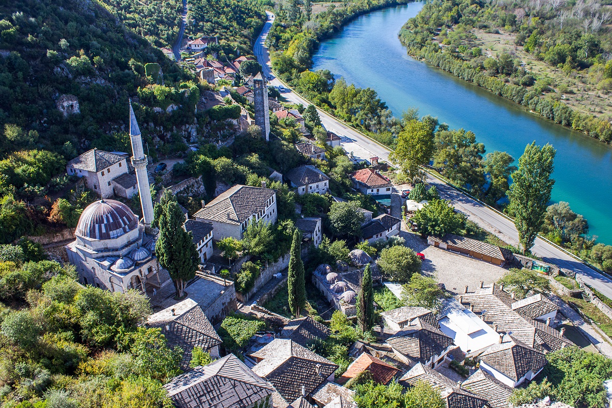 SPEKTAKULARNA PRIRODA, BOGATA HISTORIJA I ODLIČNA GASTRONOMSKA PONUDA: Blagaj, Počitelj, Mostar...