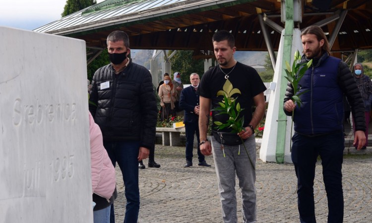 Mladi iz Zagreba odali počast žrtvama genocida u Srebrenici