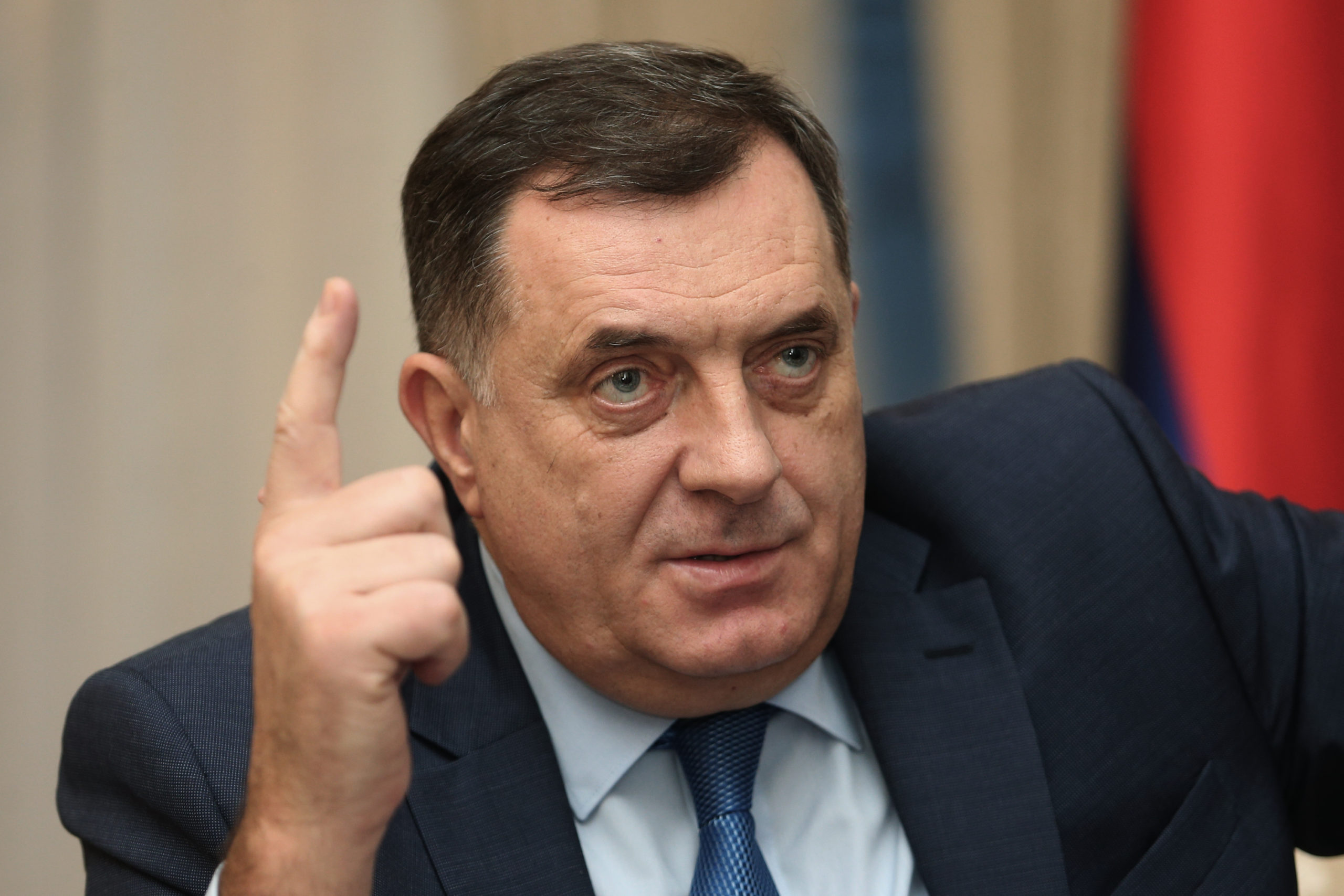 Dodik: Apel Srbima u Mostaru - ne vjerujte Inzku ni kada darove nosi