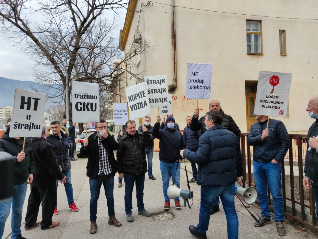 U Mostaru prosvjed članova Sindikata HT Mostar