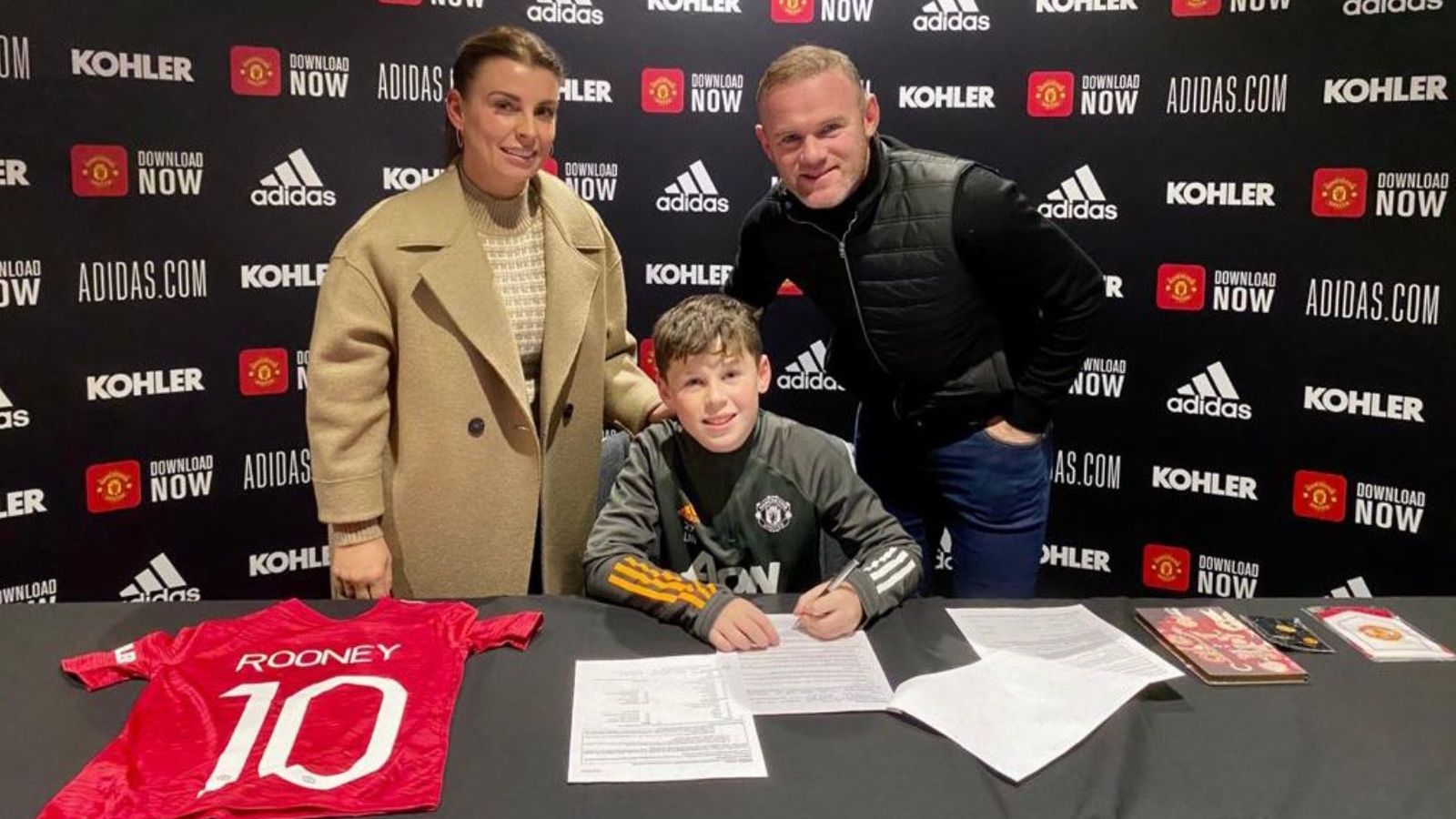 Rooney junior potpisao za Manchester United