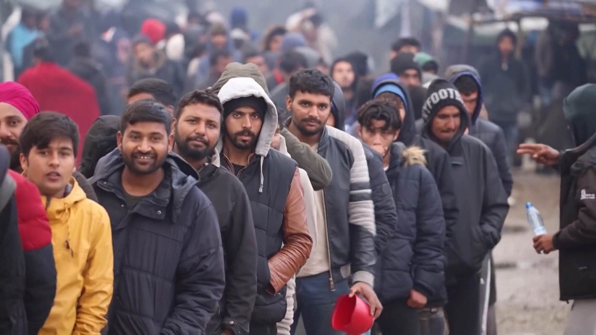 Migranti smješteni u autobuse, ali još nisu napustili Lipu kod Bihaća