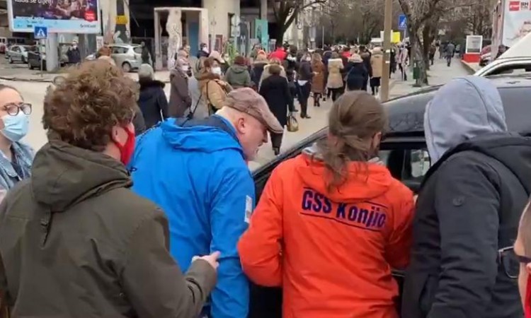 Vlada HNŽ-a osudila napad na građane Mostara