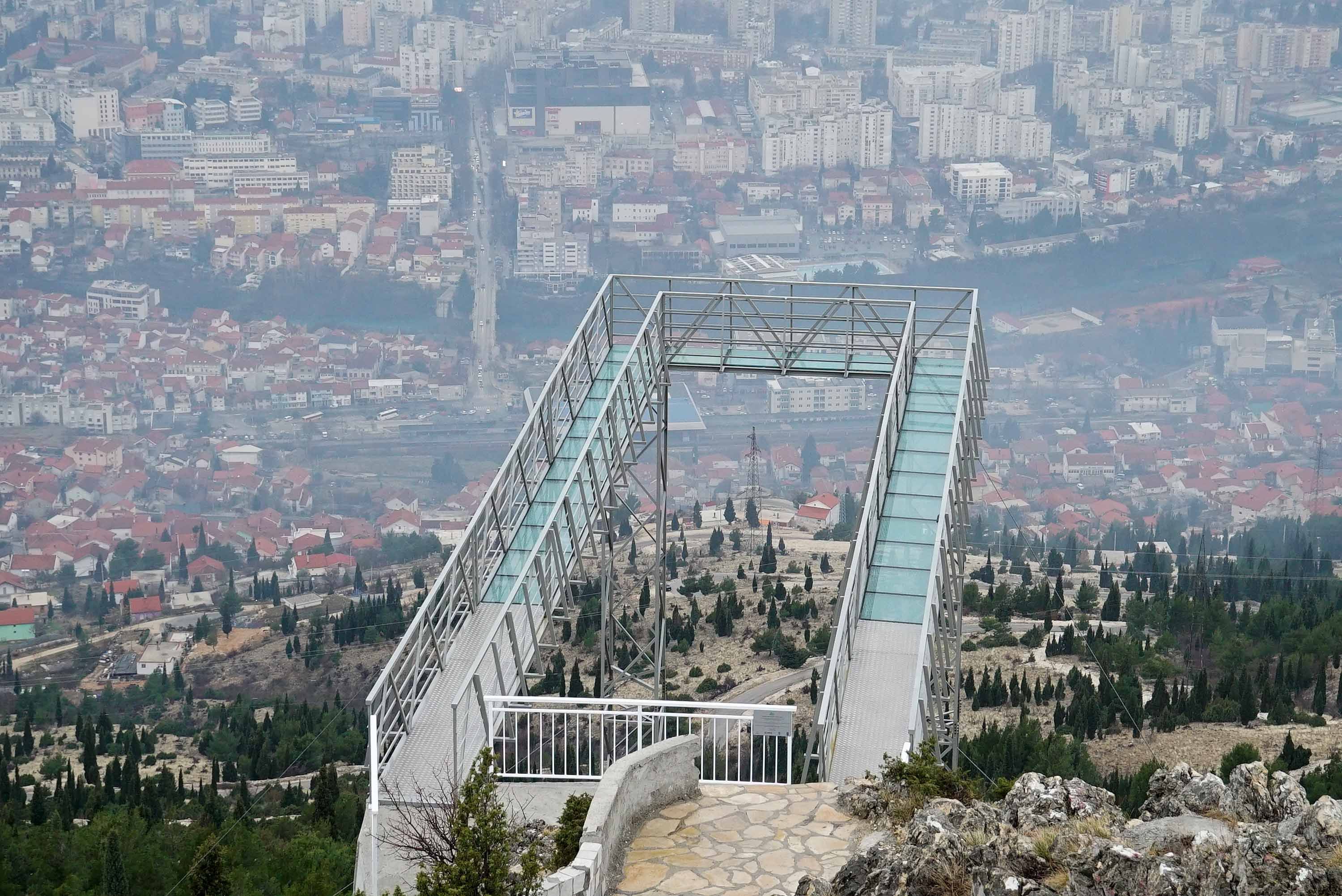 Staklena šetnica na Fortici nova turistička atrakcija Mostara