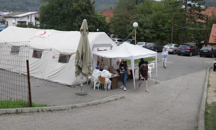 FBiH: Od 396 testiranih uzoraka, 140 pozitivnih na Covid-19