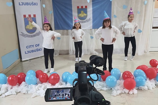Mali Ljubušaci svom Gradu pjesmom i plesom čestitali rođendan