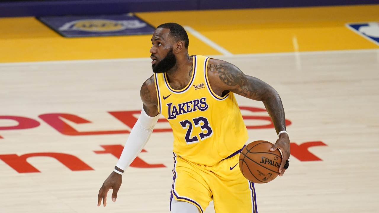 NBA: James još dvije godine u Lakersima